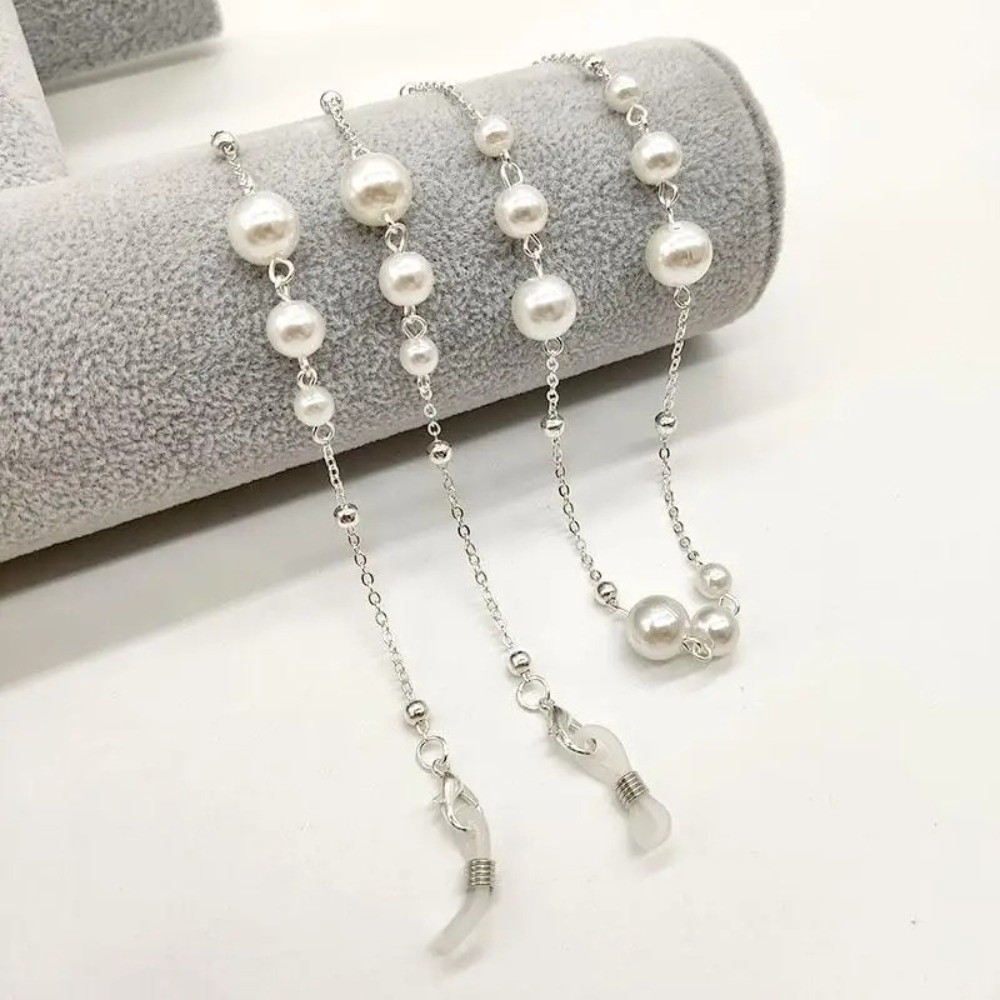 Trendy Pearl Beaded Sunglass C - Mask Lanyard Adjustable recensione e prezzo